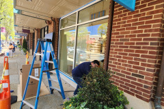 Warby Parker storefront glass – CBE Glass commercial glass project, photo 2