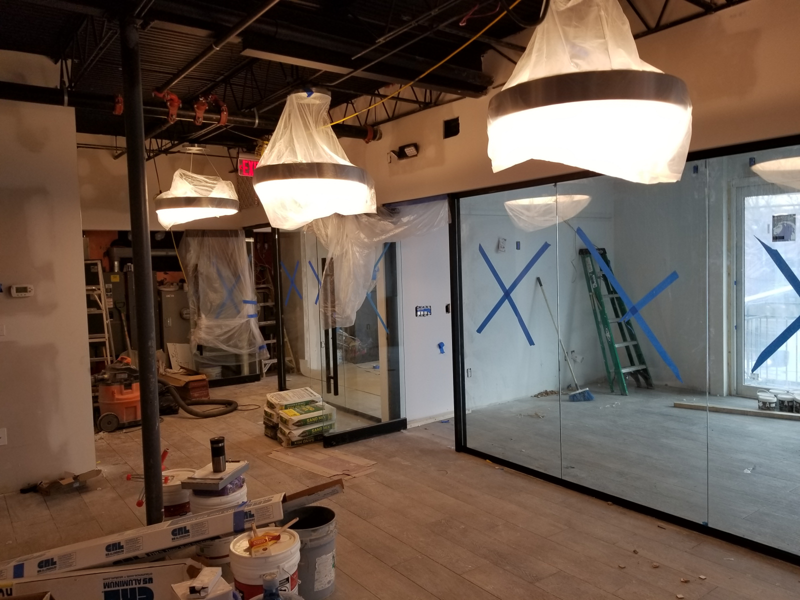 Tempered vs. Laminated Glass for Commercial Buildings